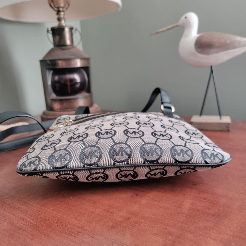 Michael Kors Signature Canvas Black Crossgrain Leather Jacquard Crossbody Bag - Picture 7 of 16